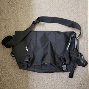 TIMBUKE messenger shoulder bag